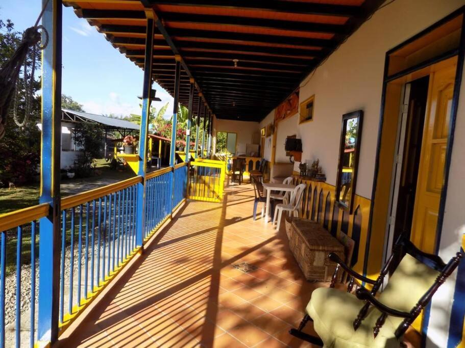 Casa Finca Villa Luz A 800 Mts Del Parque Del Cafe Montenegro Exterior foto